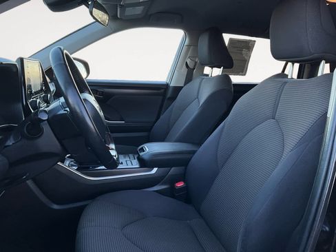 Used 2022 Toyota Highlander LE image 13
