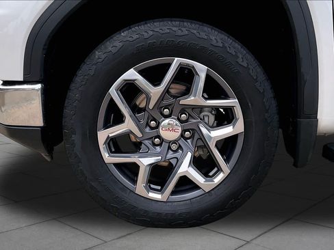 Used 2022 GMC Sierra 1500 SLT AWD/4WD image 11