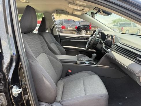 Used 2025 Toyota Camry LE FWD image 29