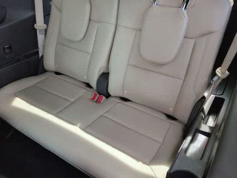 Used 2020 Ford Explorer Platinum w/ Premium Technology Package AWD/4WD image 38