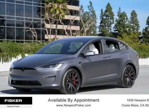 Used 2023 Tesla Model X Plaid image 3