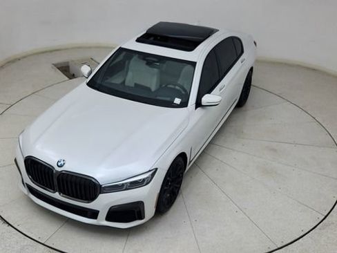 Used 2022 BMW 740i w/ M Sport Package image 80