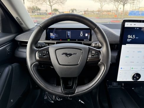 Used 2021 Ford Mustang Mach-E Premium image 19