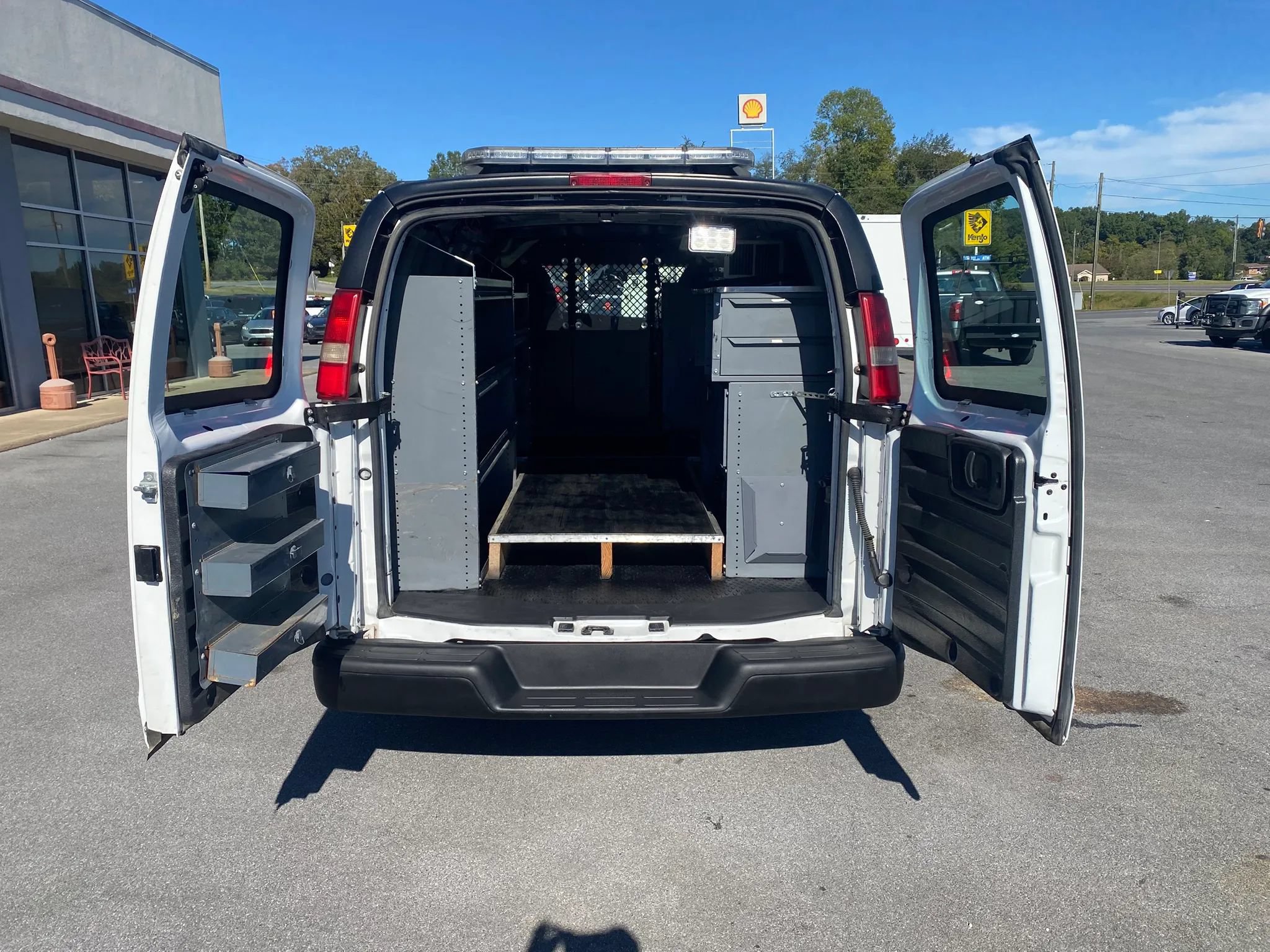 Used 2014 Chevrolet Express 1500 AWD image 21