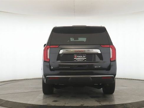 Used 2023 GMC Yukon SLT w/ SLT Premium Package image 11