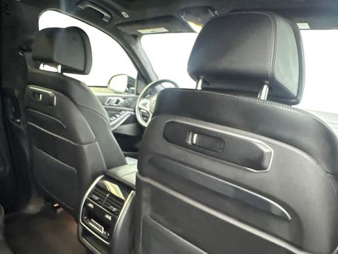 Used 2023 BMW X7 xDrive40i w/ M Sport Package AWD/4WD image 46