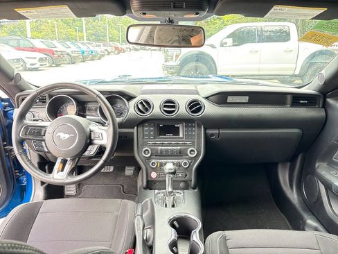 Used 2017 Ford Mustang Coupe RWD image 7