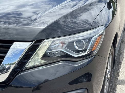 Used 2020 Nissan Pathfinder SV FWD image 11