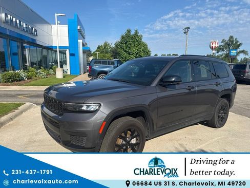 Used 2024 Jeep Grand Cherokee L Altitude AWD/4WD image 1