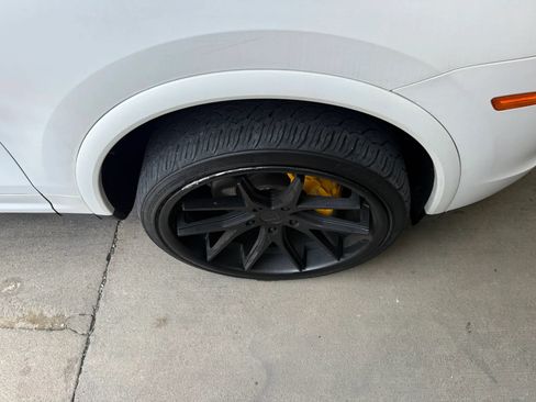 Used 2018 Porsche Cayenne Platinum Edition AWD/4WD image 47
