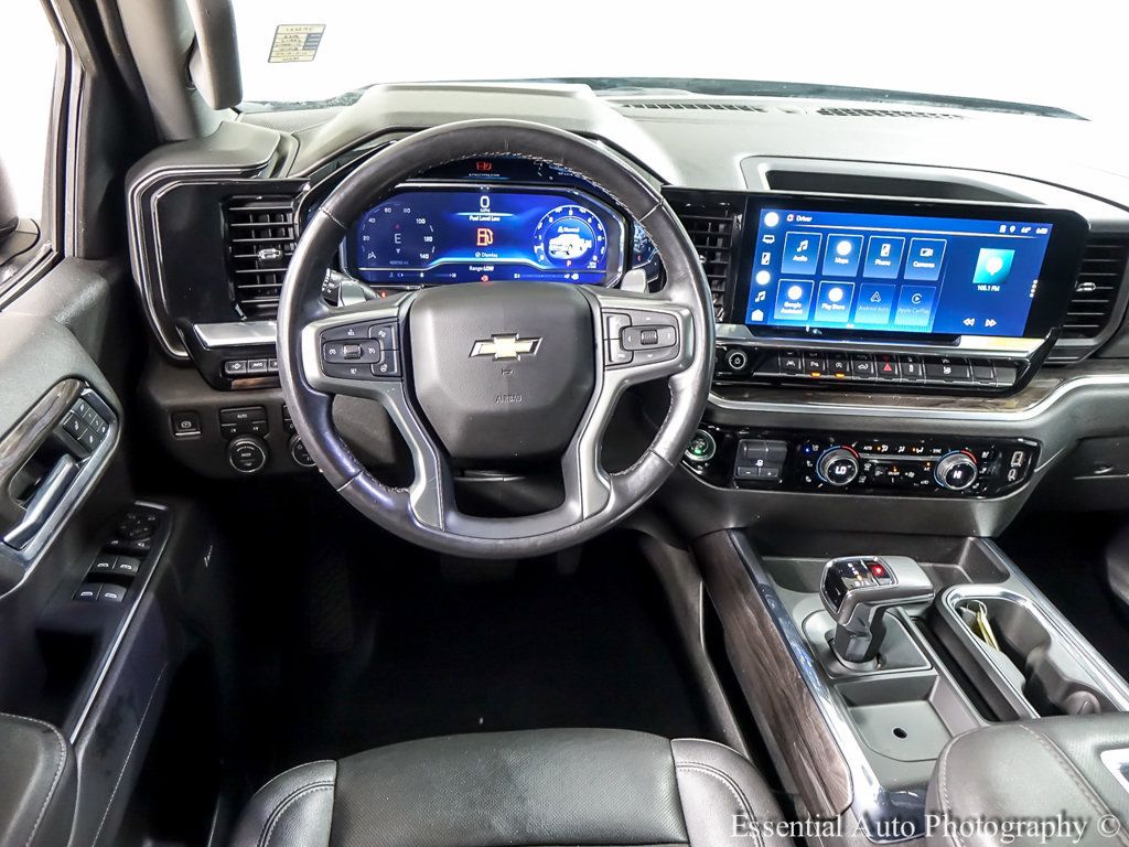 Used 2022 Chevrolet Silverado 1500 LTZ w/ Technology Package AWD/4WD image 13