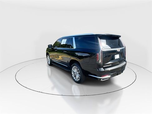 Used 2023 Cadillac Escalade ESV Premium Luxury image 6