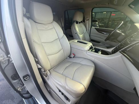 Used 2016 Cadillac Escalade Premium AWD/4WD image 14