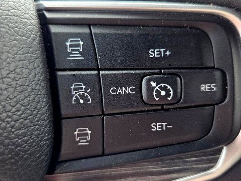 Used 2024 Jeep Wagoneer Series II w/ Flexible Seating Group image 19