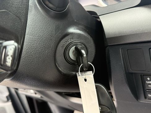 Used 2016 Toyota Tundra SR5 image 21