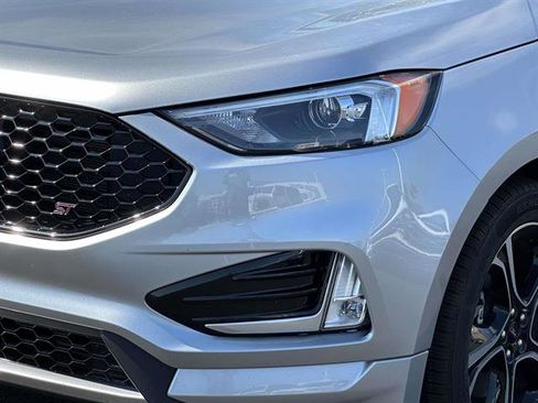 Used 2020 Ford Edge ST w/ Cold Weather Package image 7