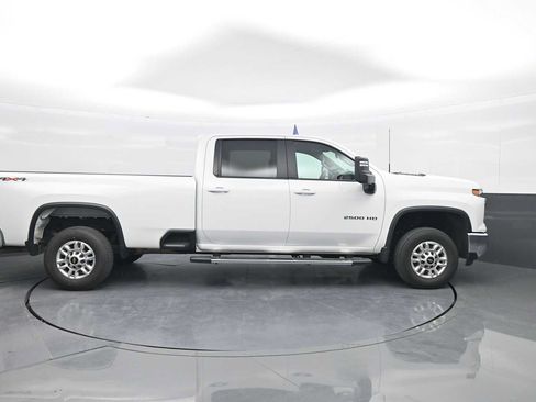 Used 2025 Chevrolet Silverado 2500 LT w/ Convenience Package AWD/4WD image 9