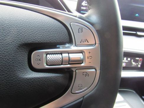 Used 2022 Genesis GV70 2.5T AWD/4WD image 39