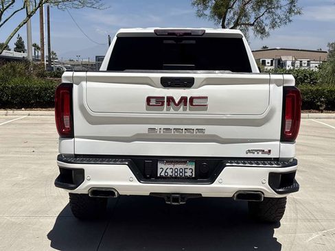 Used 2021 GMC Sierra 1500 AT4 w/ AT4 Premium Package AWD/4WD image 4