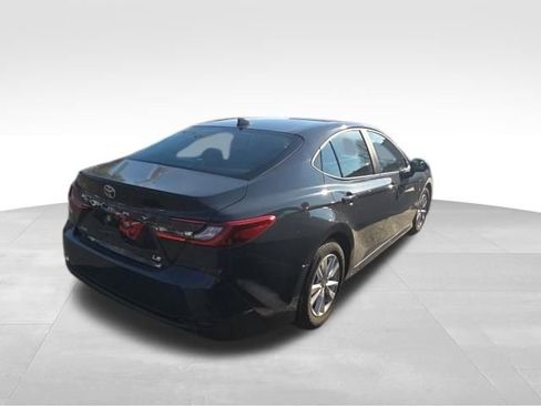 Used 2025 Toyota Camry LE image 7