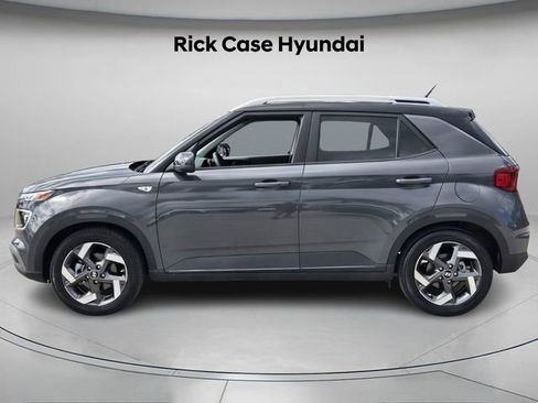 Certified 2023 Hyundai Venue Limited w/ Cargo Package image 3