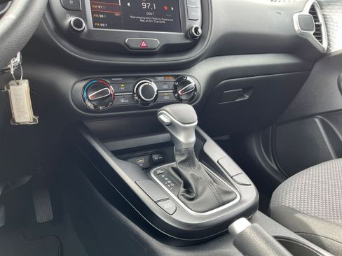 Used 2025 Kia Soul LX w/ LX Technology Package image 39