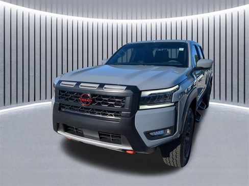 Used 2025 Nissan Frontier PRO-4X w/ Pro Premium Package image 9