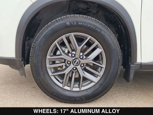 Used 2024 Nissan Rogue S FWD image 32