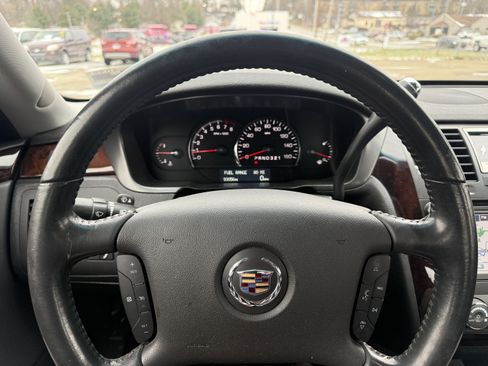 Used 2011 Cadillac DTS image 12