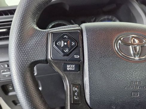 Used 2019 Toyota 4Runner TRD Off-Road Premium AWD/4WD image 18