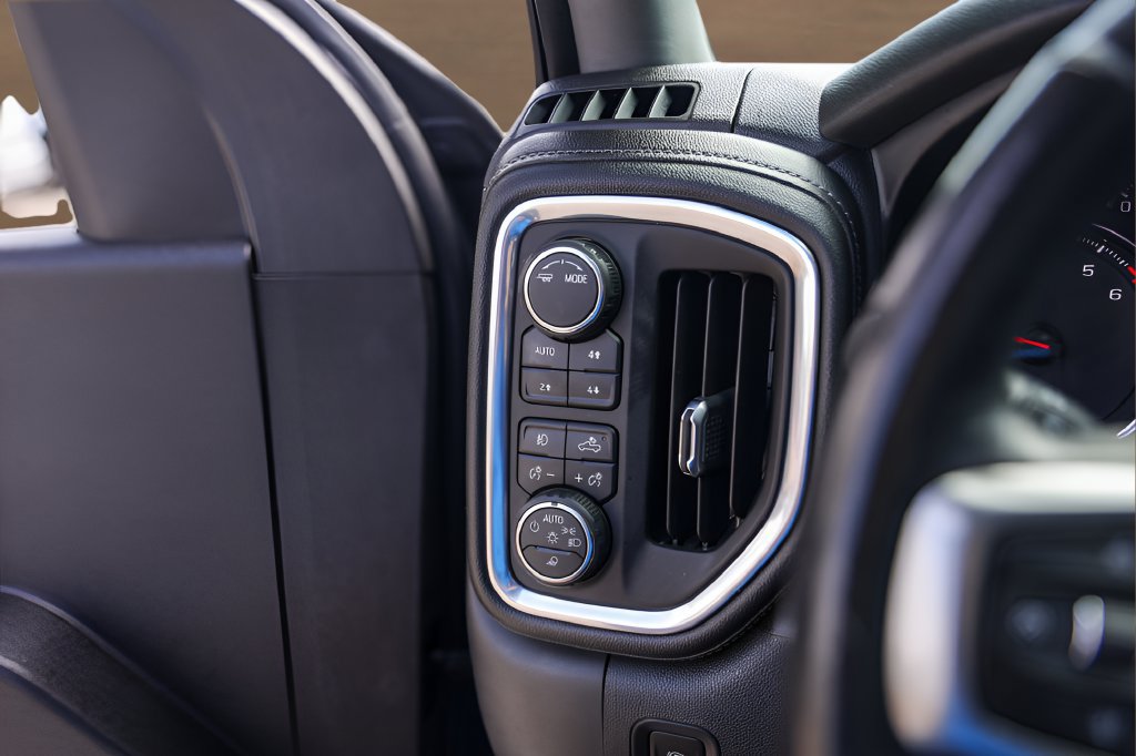 Used 2021 Chevrolet Silverado 1500 LT Trail Boss w/ Convenience Package II AWD/4WD image 14