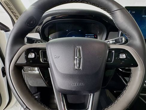 New 2026 Lincoln Corsair Premiere image 11