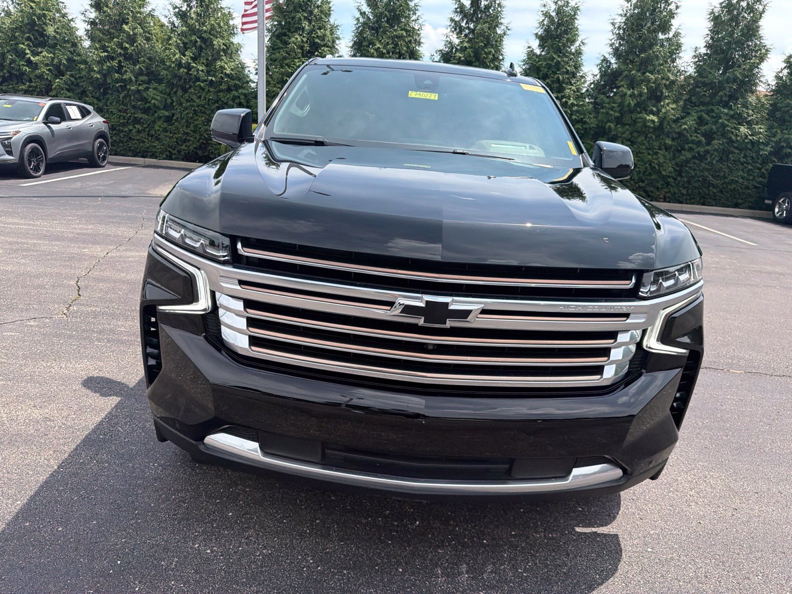 Used 2022 Chevrolet Tahoe High Country w/ Premium Package AWD/4WD image 8