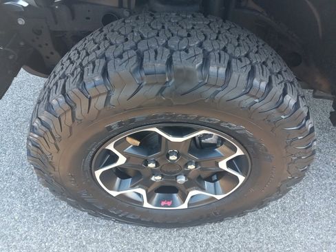 Used 2023 Jeep Wrangler Unlimited Rubicon w/ Steel Bumper Group image 35