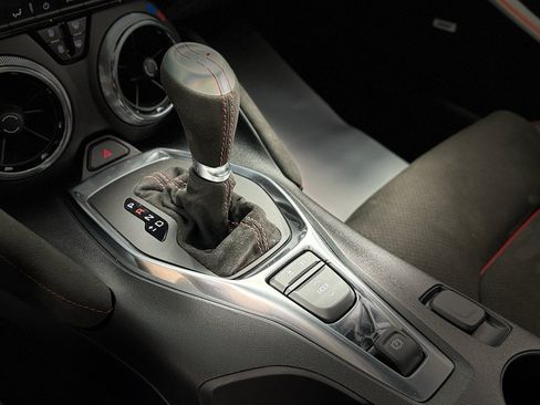 Used 2018 Chevrolet Camaro ZL1 RWD image 21