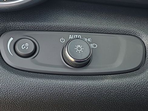 New 2026 Chevrolet Trax ACTIV FWD image 25