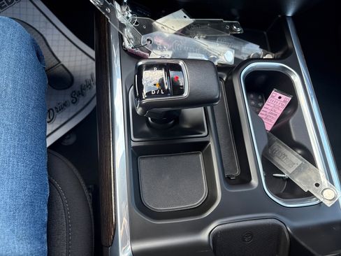 Used 2022 GMC Sierra 1500 Elevation image 25