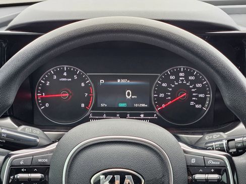 Used 2021 Kia Sorento LX image 15