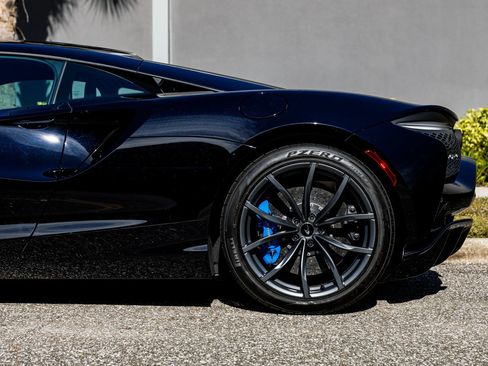 Used 2023 McLaren Artura Performance image 17