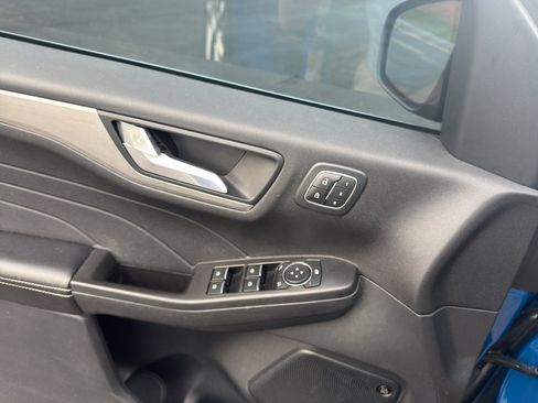 Used 2021 Ford Escape Titanium AWD/4WD image 15