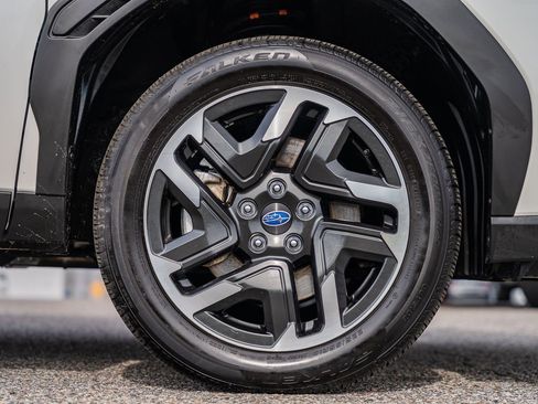 Used 2025 Subaru Forester Premium image 10