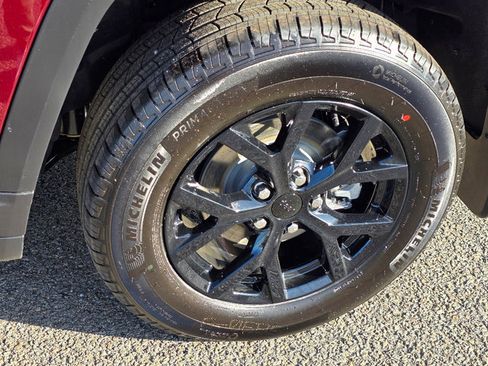 New 2025 Jeep Grand Cherokee Altitude image 6