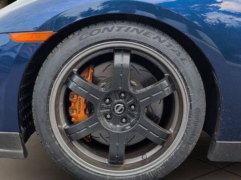 Used 2013 Nissan GT-R Black Edition AWD/4WD image 6