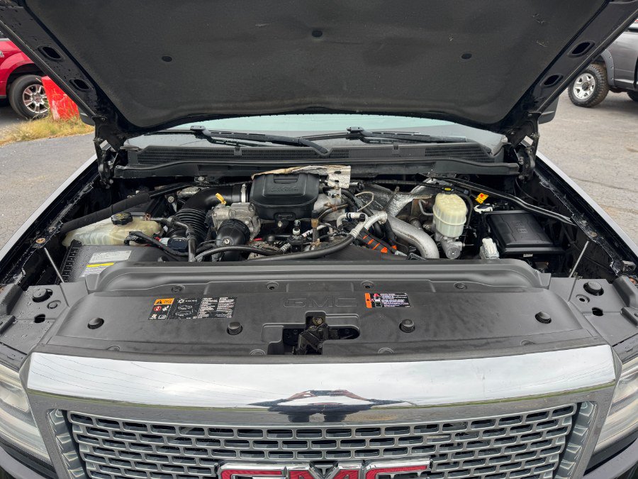Used 2015 GMC Sierra 2500 Denali AWD/4WD image 24