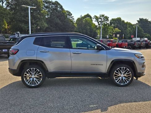 Used 2022 Jeep Compass Limited w/ Elite Group AWD/4WD image 7