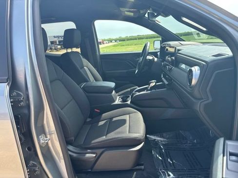 Used 2024 Chevrolet Colorado LT w/ LT Convenience Package II AWD/4WD image 22