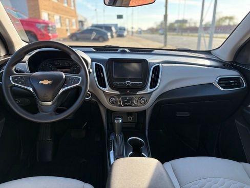 Used 2018 Chevrolet Equinox LS FWD image 22