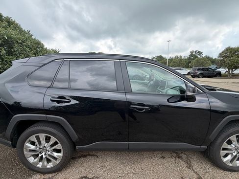 Used 2025 Toyota RAV4 XLE Premium w/ Weather Package AWD/4WD image 4