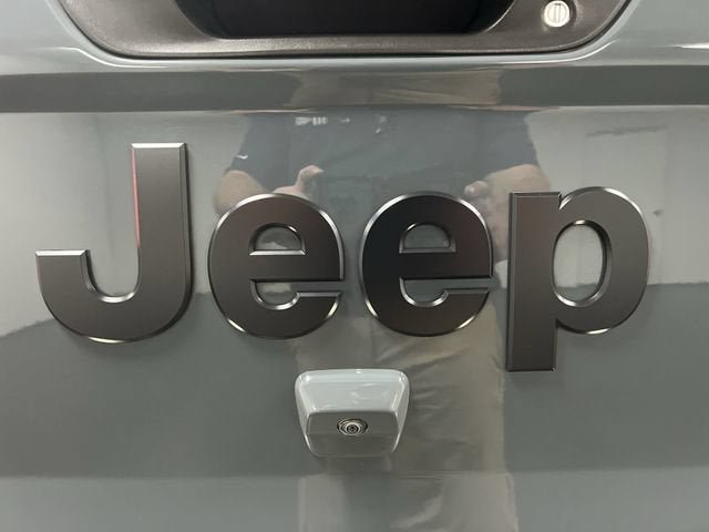 Used 2024 Jeep Gladiator Sport AWD/4WD image 30