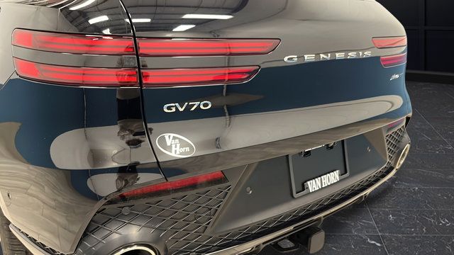 Used 2024 Genesis GV70 3.5T Sport w/ Sport Advanced Package AWD/4WD image 39